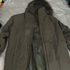 Medium weight fur trimmed winter coat w/ detachable hood